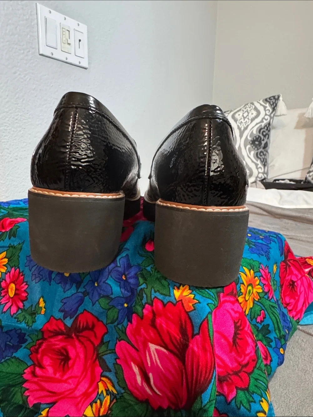 Naturalizer Black Patent Leather platform Loafers with Buckle Detail womens 9.5W